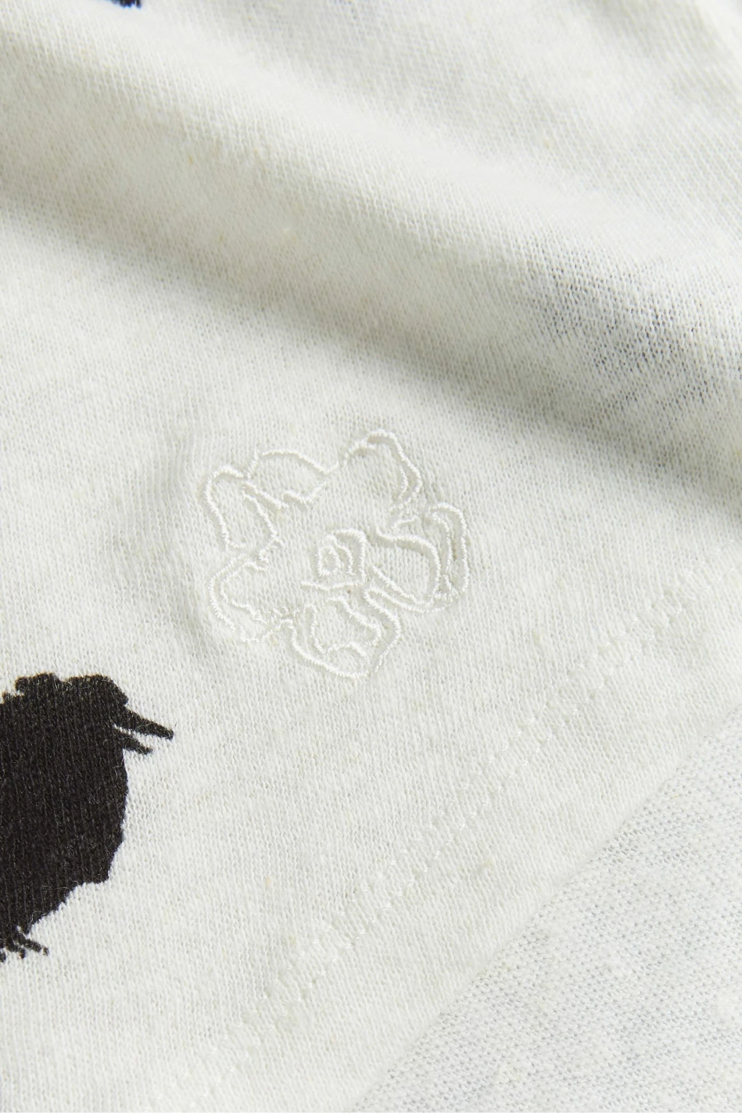 Ted Baker Zariiah White Spot Linen V Neck T-Shirt 6 Ted Baker Zariiah White Spot Linen V Neck T-Shirt - Image 4