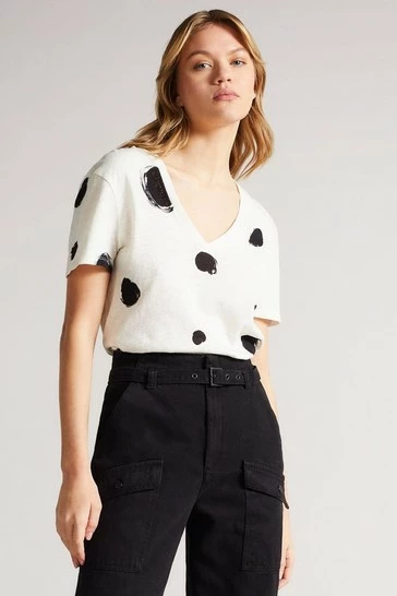 Ted Baker Zariiah White Spot Linen V Neck T-Shirt 7 Ted Baker Zariiah White Spot Linen V Neck T-Shirt - Image 5