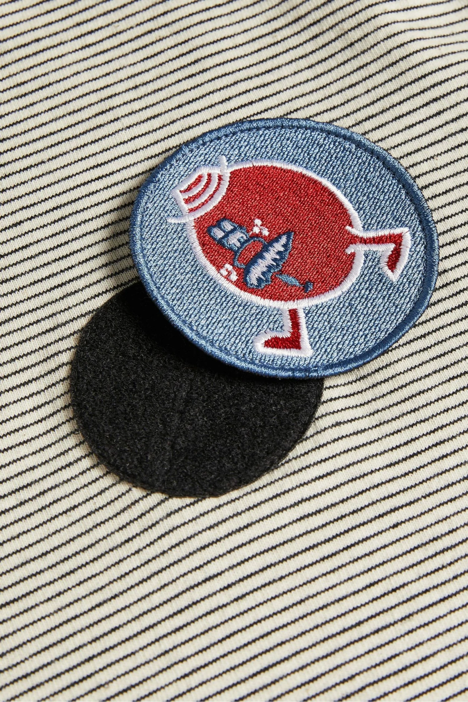 Ted Baker Monans White Short Sleeve Graphic T-Shirt 7 Ted Baker Monans White Short Sleeve Graphic T-Shirt - Image 5