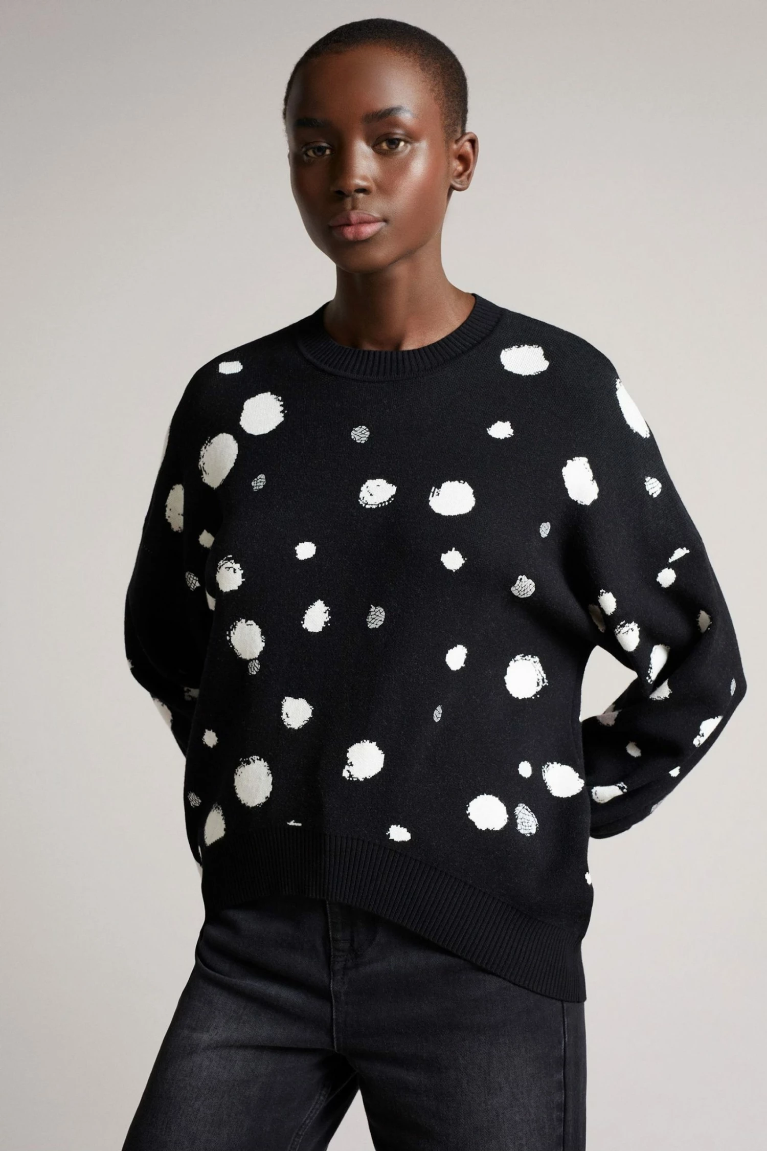 Ted Baker Ssaskia Black Knitted Jacquard Curved Hem Sweater 3 Ted Baker Ssaskia Black Knitted Jacquard Curved Hem Sweater