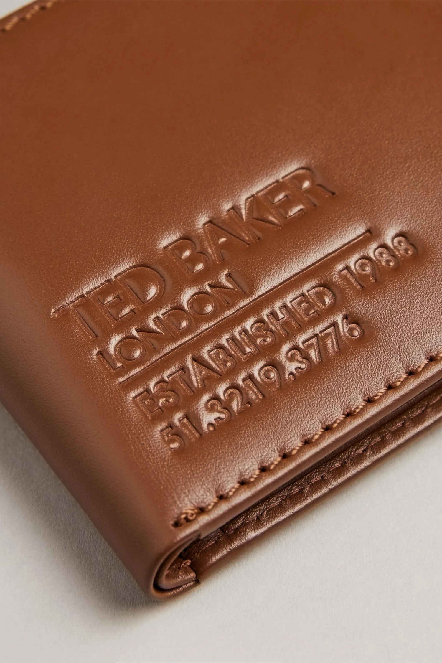 Ted Baker Groote Natural Leather Bifold Wallet With Coin Pocket 5 Ted Baker Groote Natural Leather Bifold Wallet With Coin Pocket - Image 3