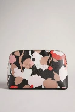 Ted Baker Black Mellaa Retro Flood Saffiano Deboss Washbag 10 Ted Baker Black Mellaa Retro Flood Saffiano Deboss Washbag -tedbaker Shop Online unnamed file 5456