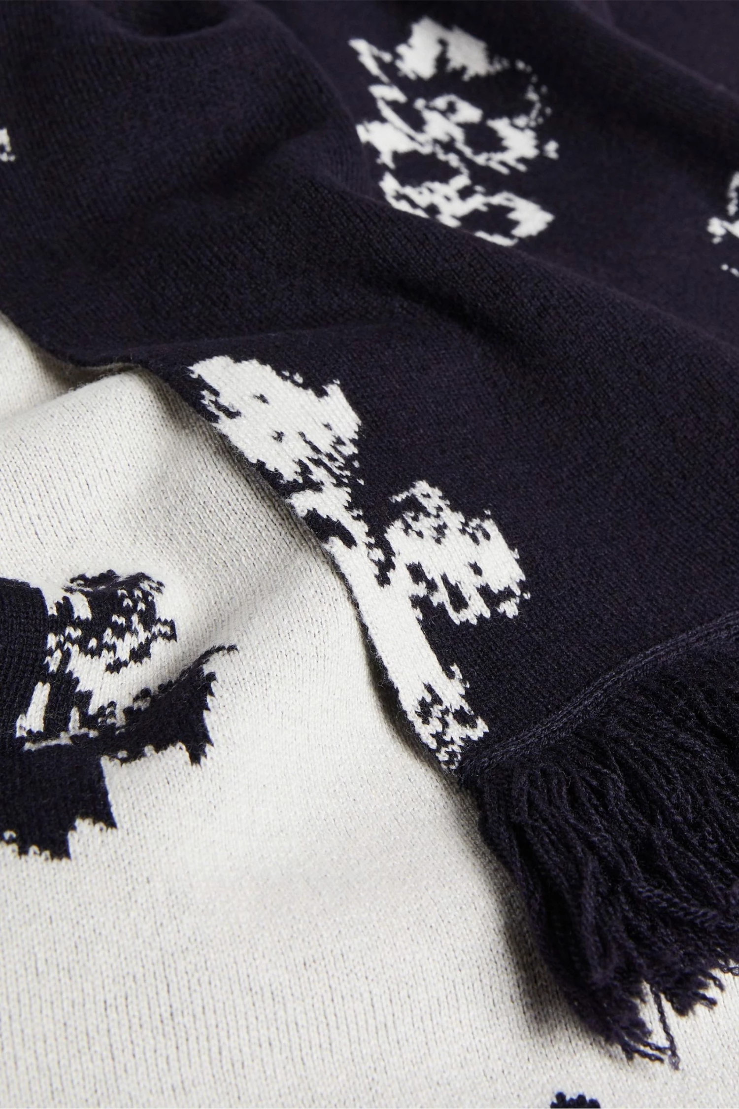 Ted Baker Xeter Navy Blue All-Over Flower Knitted Scarf 3 Ted Baker Xeter Navy Blue All-Over Flower Knitted Scarf - Image 2