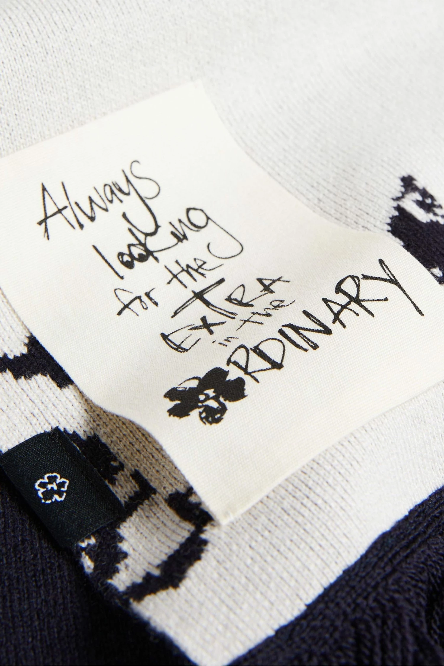 Ted Baker Xeter Navy Blue All-Over Flower Knitted Scarf 4 Ted Baker Xeter Navy Blue All-Over Flower Knitted Scarf - Image 3