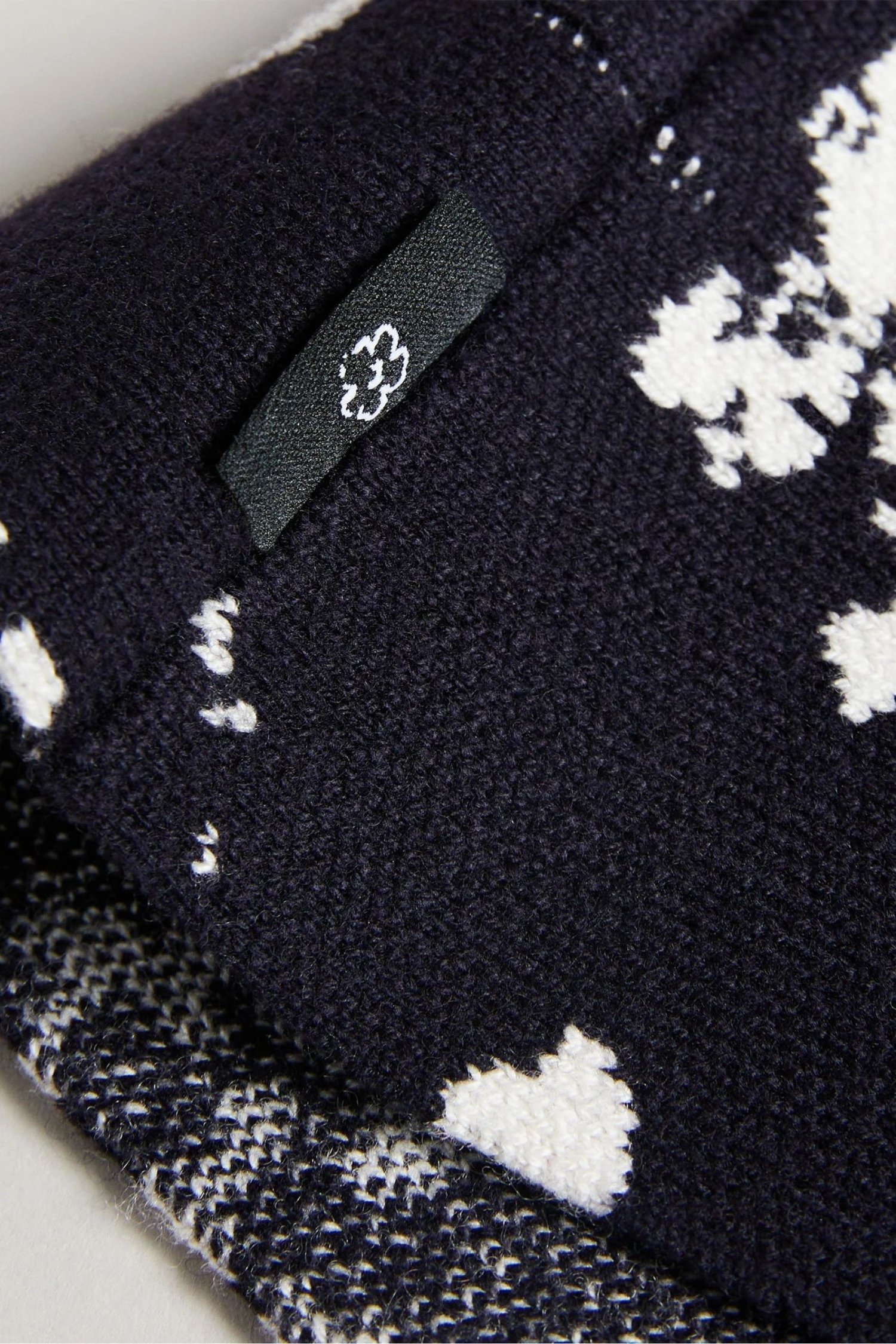 Ted Baker Dk-Navy Blue Ourne All-Over Flower Knitted Bucket Hat 4 Ted Baker Dk-Navy Blue Ourne All-Over Flower Knitted Bucket Hat - Image 2