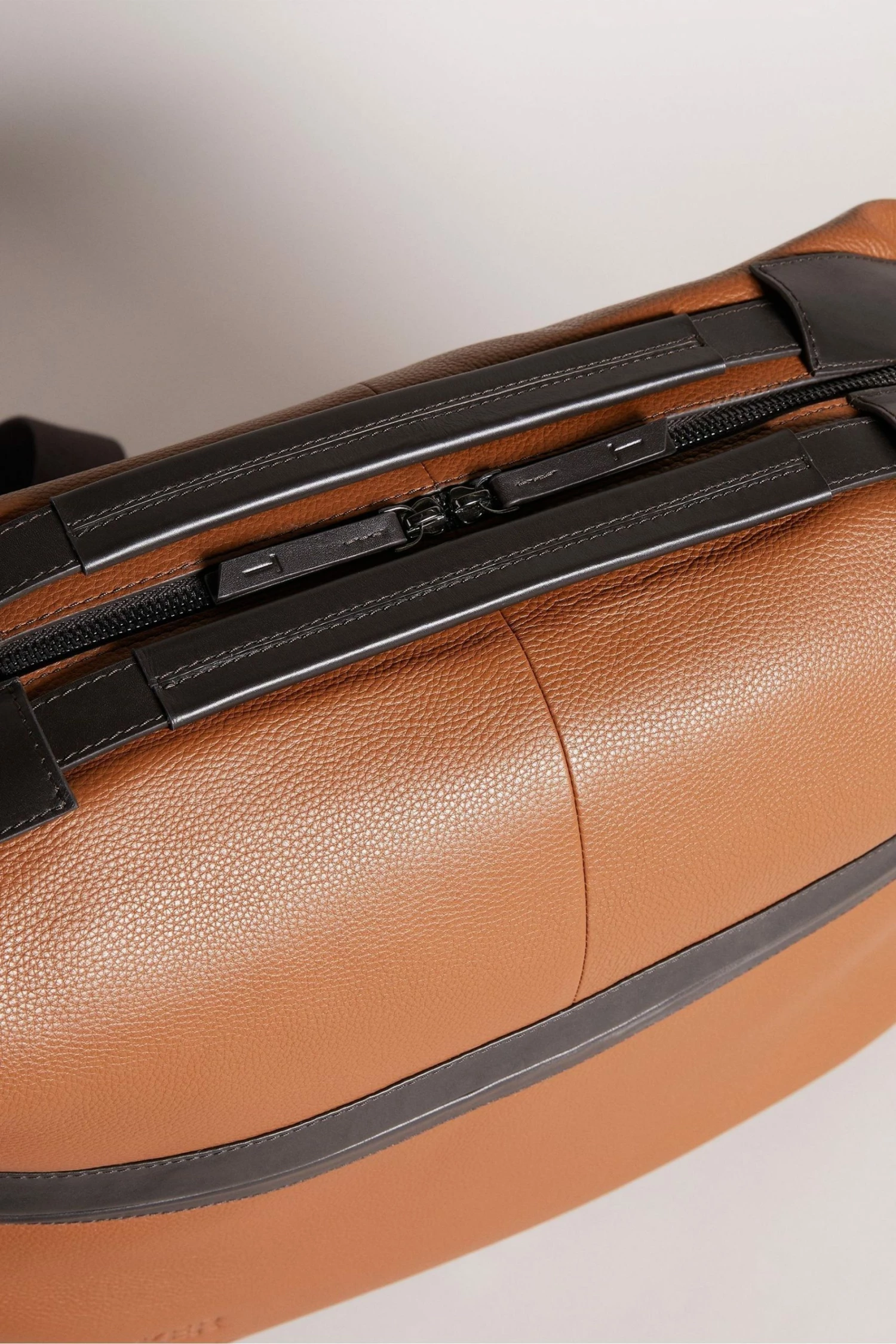 Ted Baker Kaisel Tan Brown Branded Leather Holdall Bag 5 Ted Baker Kaisel Tan Brown Branded Leather Holdall Bag - Image 3