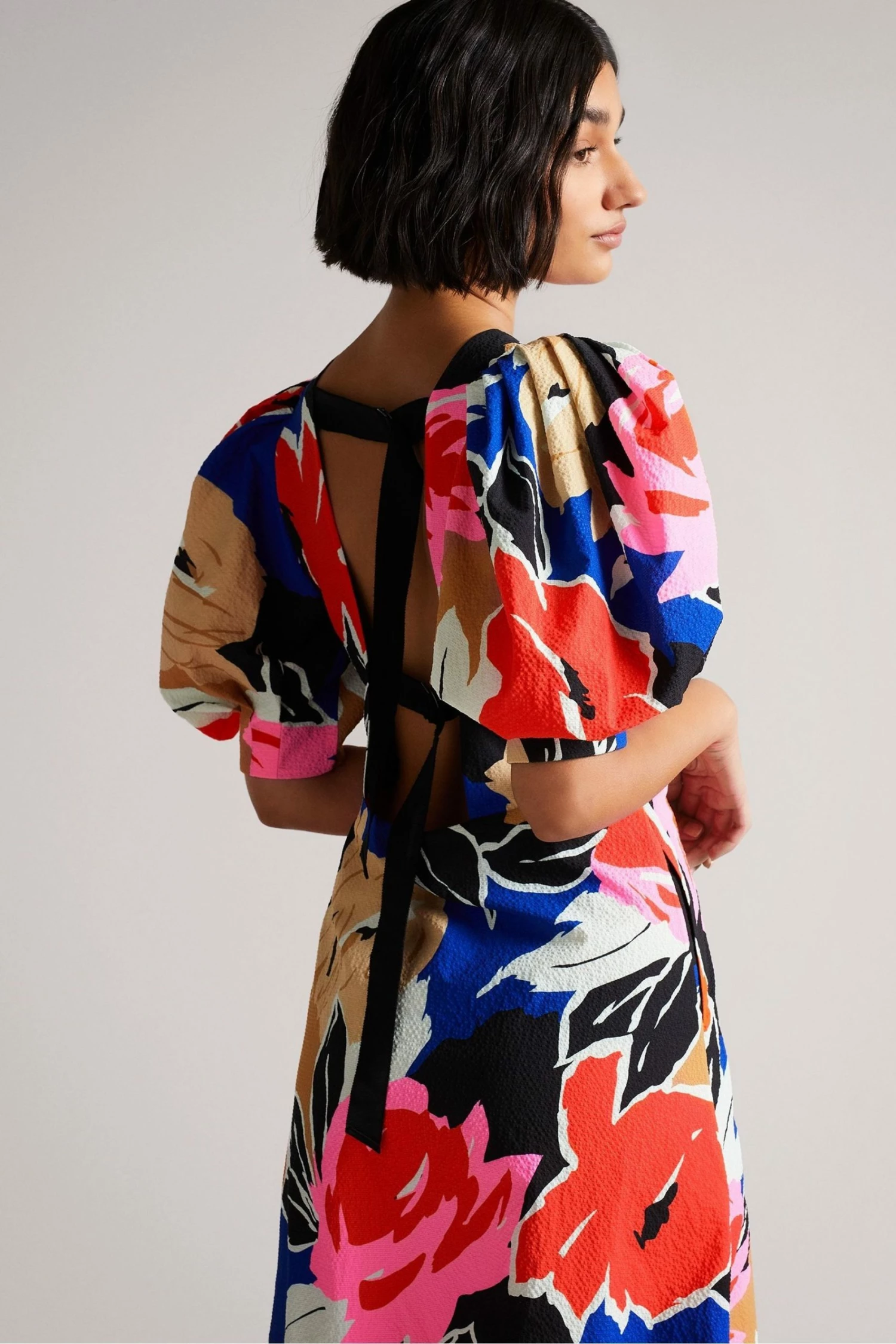 Ted Baker Harpia Black Floral Print Midi Dress 6 Ted Baker Harpia Black Floral Print Midi Dress - Image 4